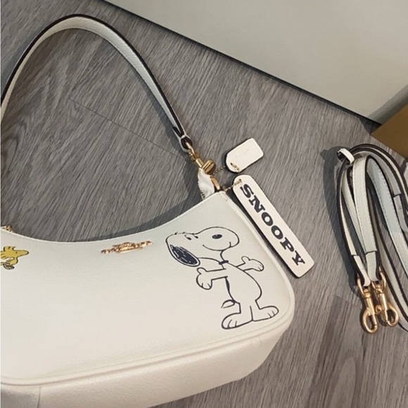 🐕🐕‍🦺🦮Coach X Peanuts Teri Shoulder Bag With Snoopy - Picture 2 of 8